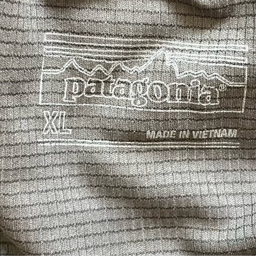 PATAGONIA Men's Nine Trails Shorts--8" Size XL - Picture 4 of 9